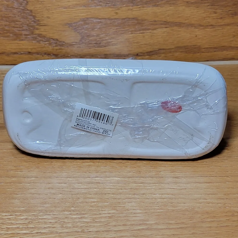 New Vintage Christmas Angels Salt and Pepper Shaker Set With Tray.